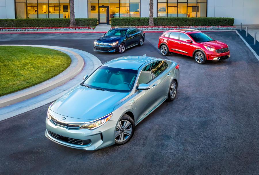  Kia Optima Plug-In Hybrid 2016 года  (US) (фото 9 из 9)